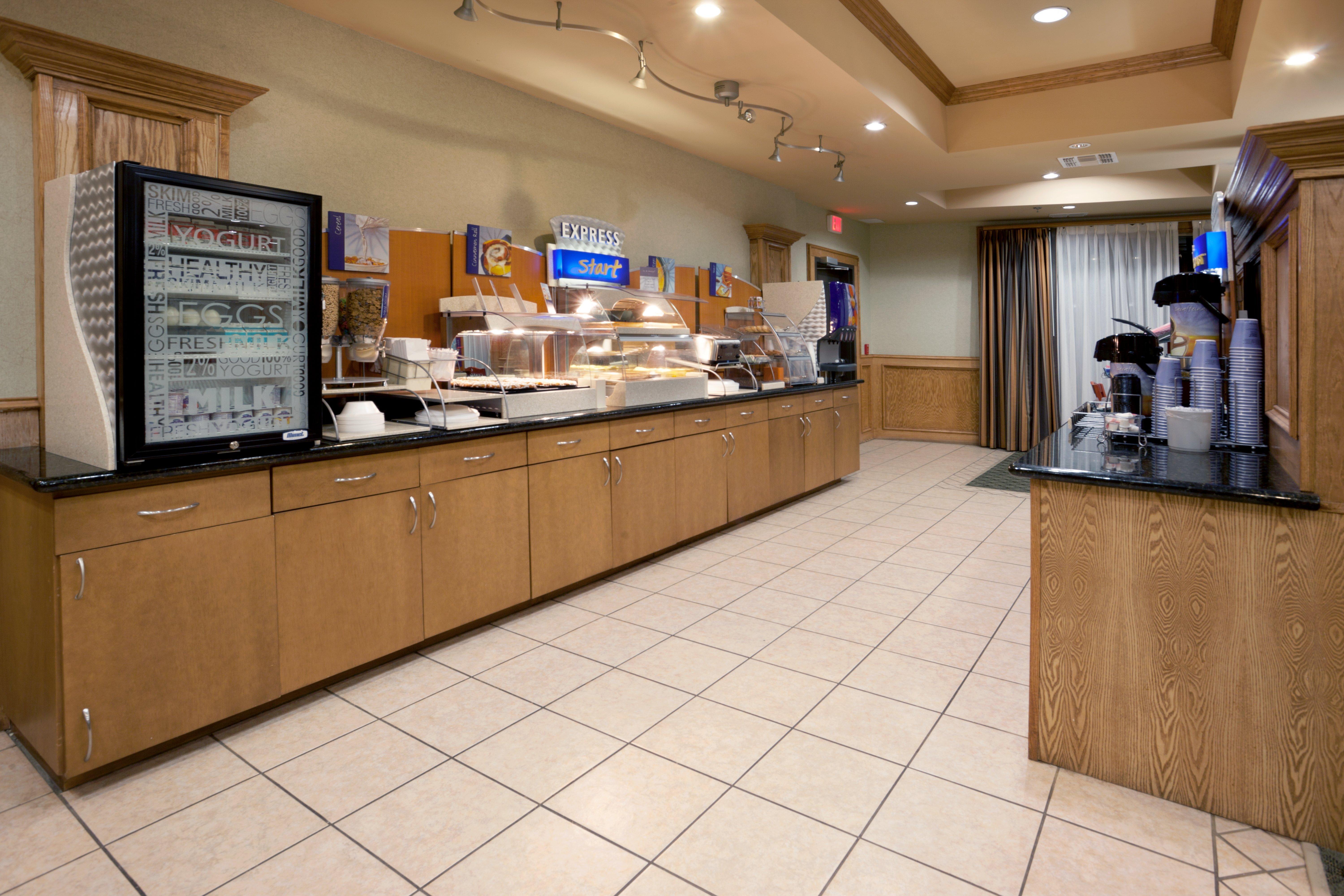 Holiday Inn Express Hotel & Suites Zapata By Ihg Exterior photo